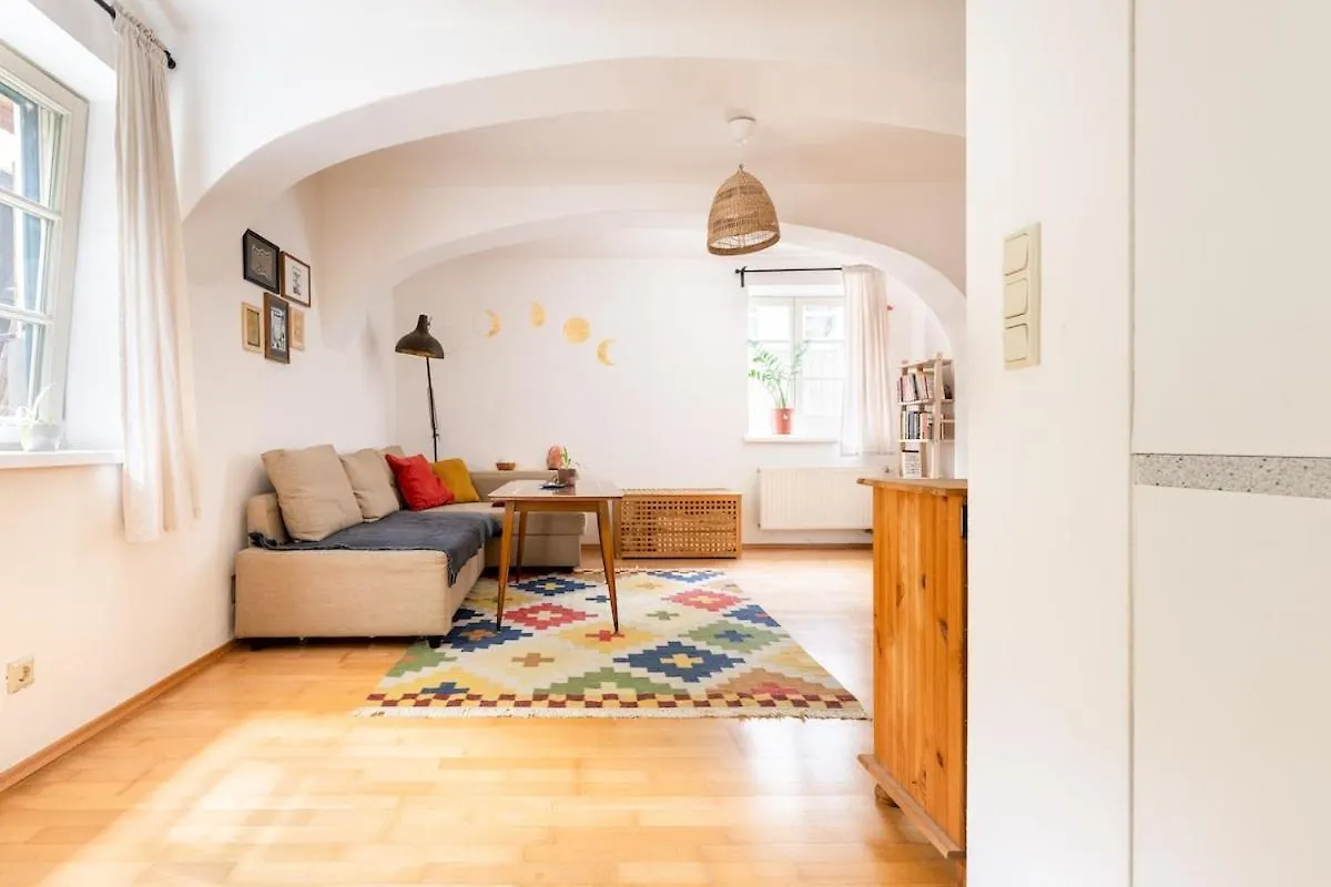 Central, Calm Oasis With Private Parking Graz