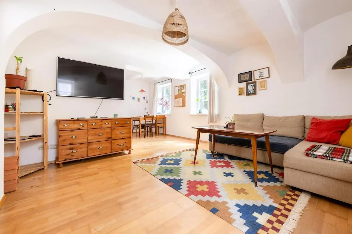 Central, Calm Oasis With Private Parking Graz