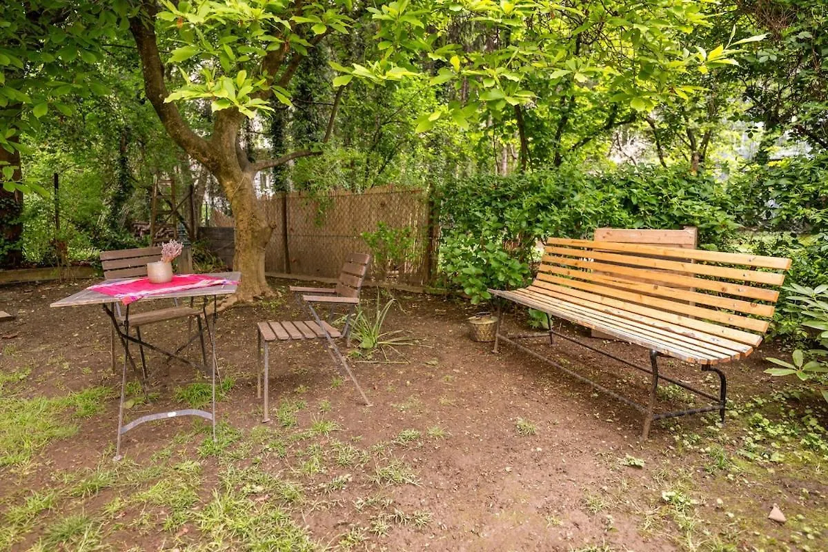 Central, Calm Oasis With Private Parking Graz Østrig