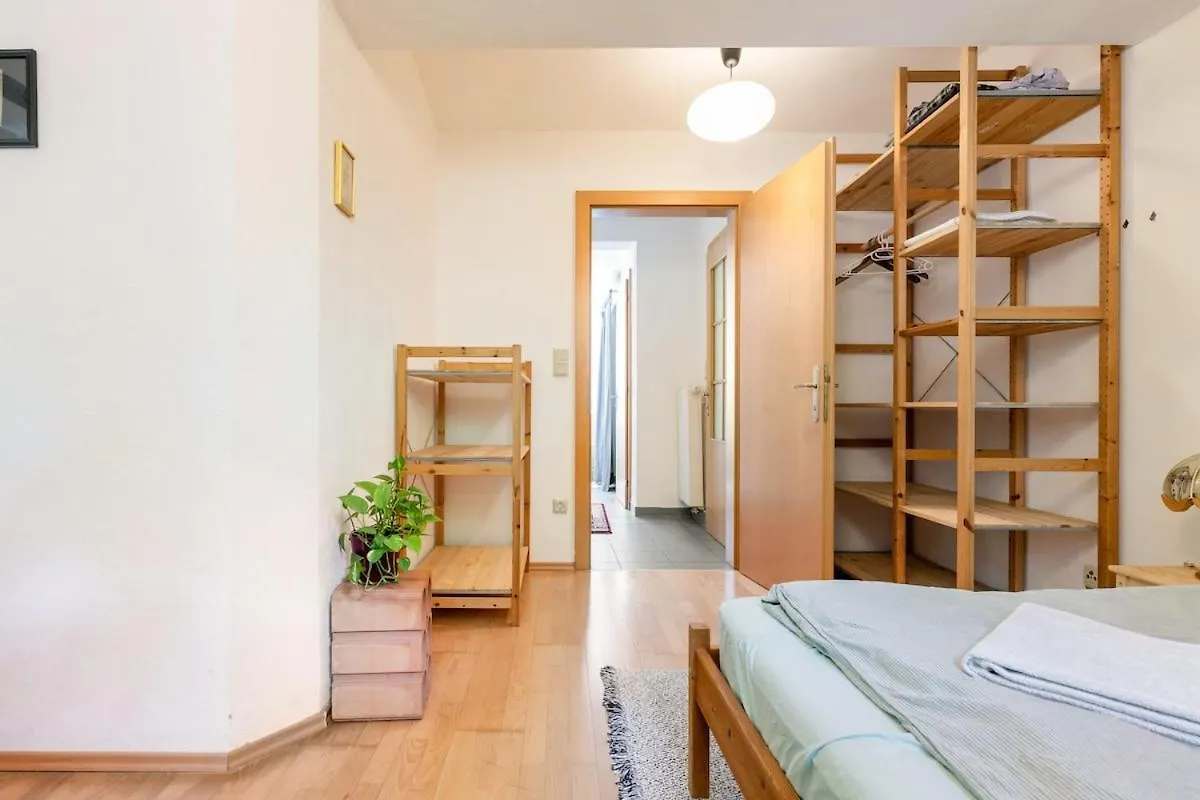 Central, Calm Oasis With Private Parking Graz